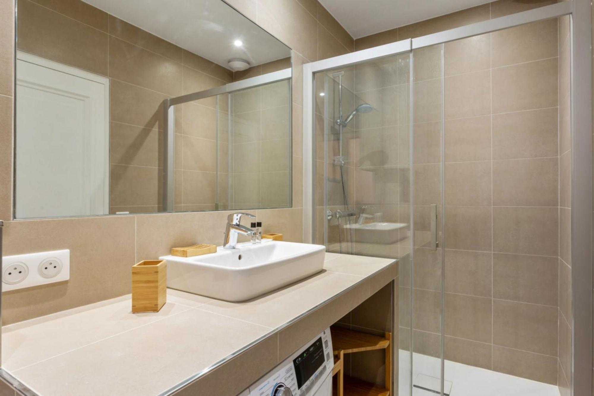 Appartement Du Marche St Honore - Welkeys Paris Exterior foto
